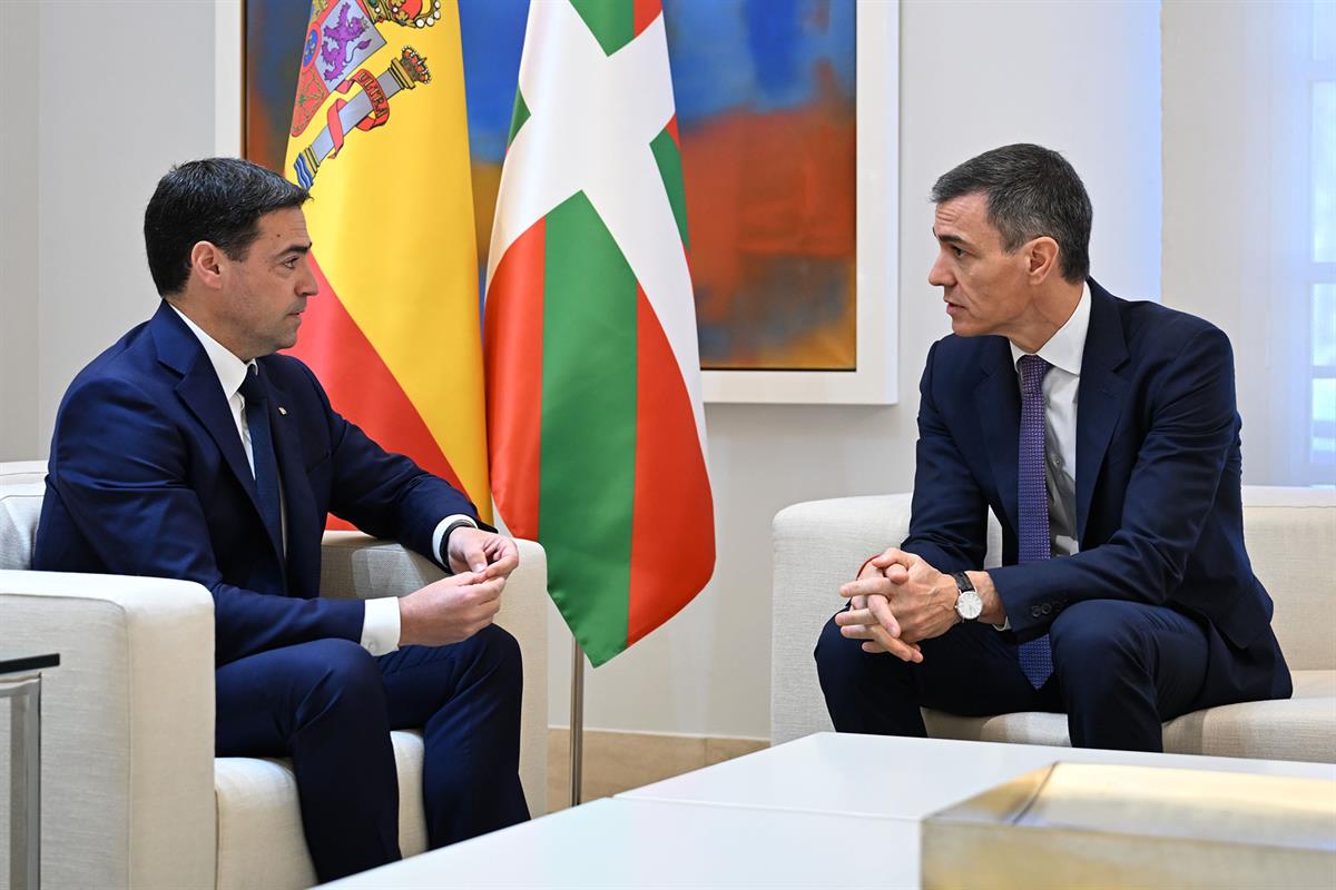 27/03/2026. Sánchez reunión Pradales. Encuentro entre el presidente del Gobierno, Pedro Sánchez, y el lehendakari, Imanol Pradales.