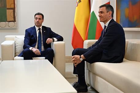 27/03/2026. Sánchez reunión Pradales. Un momento de la reunión entre el presidente del Gobierno, Pedro Sánchez, y el lehendakari, Imanol Pradales.