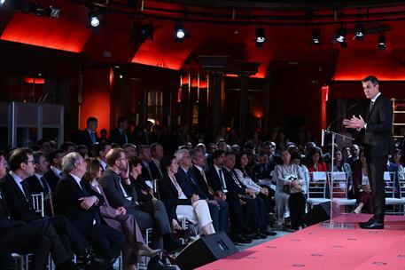 27/04/2026. Pedro Sánchez inaugura 'Invest in Spain Summit'. El presidente del Gobierno, Pedro Sánchez, durante la inauguración del foro 'In...