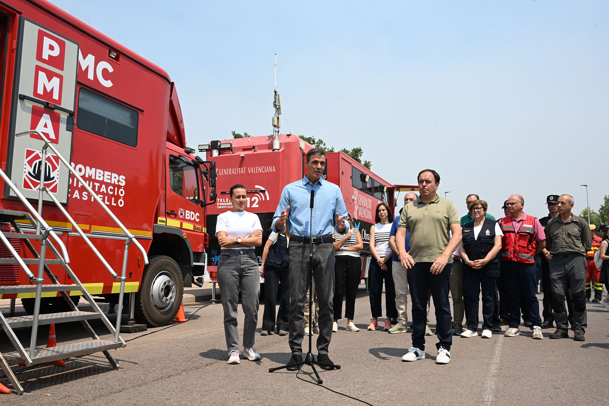 27/07/2026. Pedro Sánchez visita la zona afectada por los incendios en Castellón. El presidente del Gobierno, Pedro Sánchez, junto al presid...