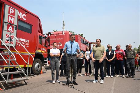 27/07/2026. Pedro Sánchez visita la zona afectada por los incendios en Castellón. El presidente del Gobierno, Pedro Sánchez, junto al presid...