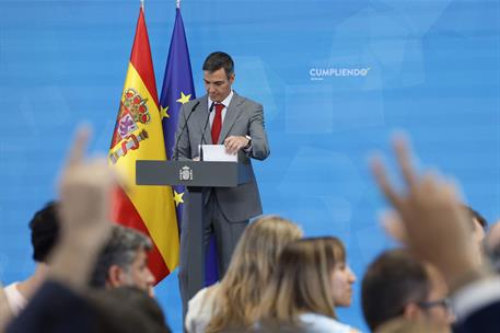 28/07/2026. Pedro Sánchez presenta el balance del curso político. El presidente del Gobierno, Pedro Sánchez, responde a los medios de comuni...