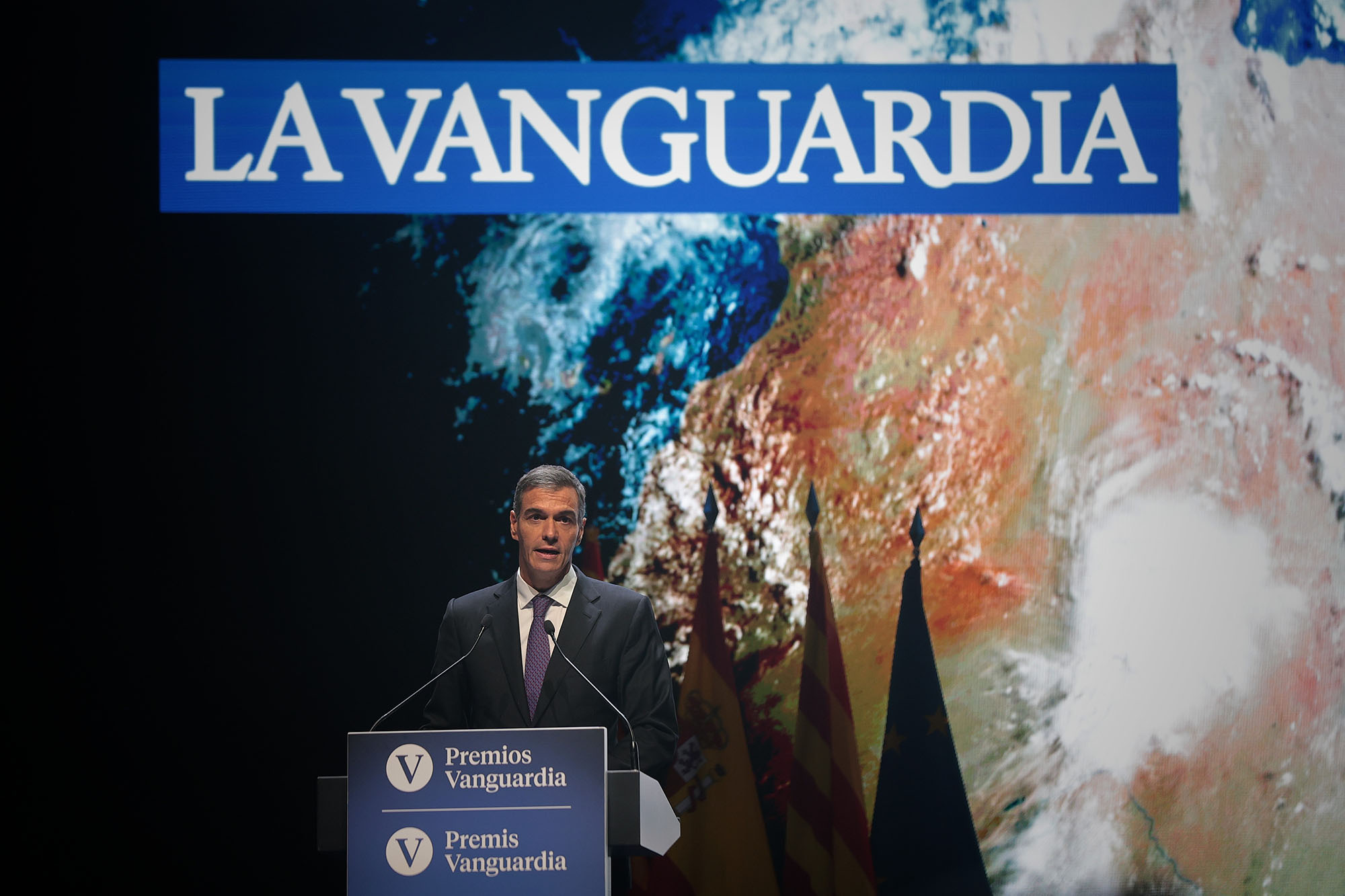 28/09/2026. Pedro Sánchez en la entrega de los 'Premios Vanguardia 2026'. El presidente del Gobierno, Pedro Sánchez, durante su intervención...