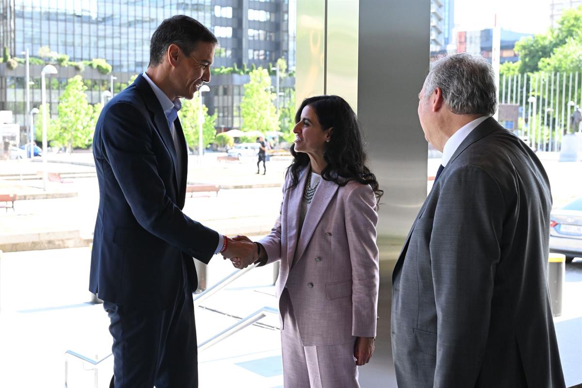 29/06/2026. Pedro Sánchez inaugurates the new UN Tourism headquarters. The President of the Government of Spain, Pedro Sánchez, greets the S...