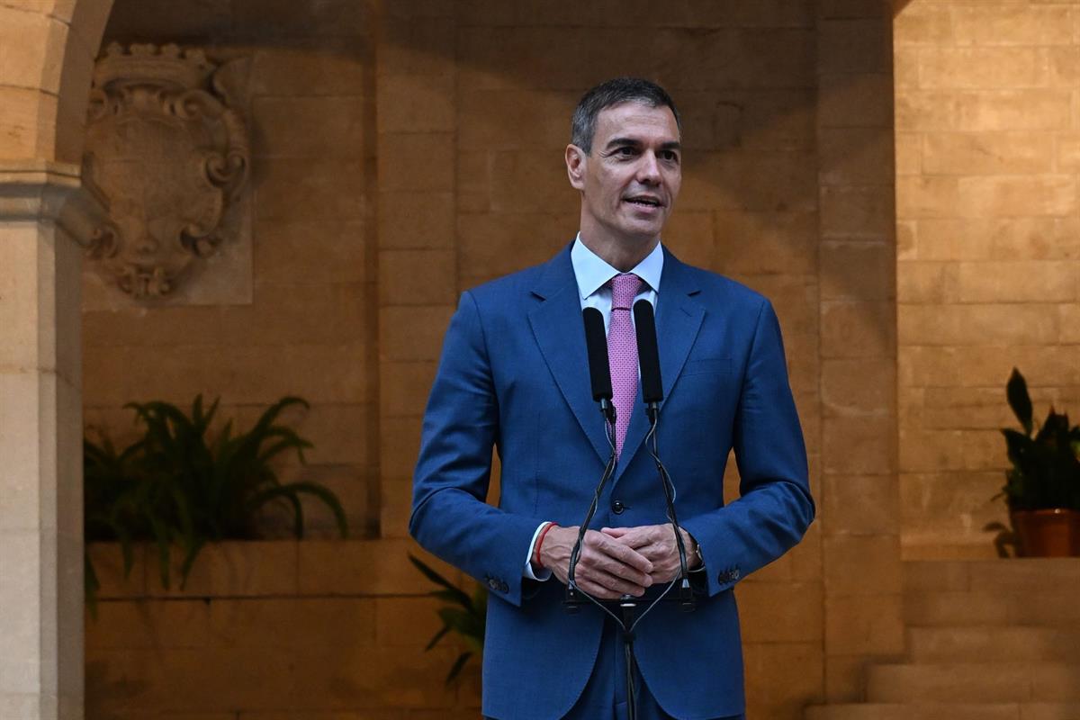 29/07/2026. Pedro Sánchez despacha con el rey. El presidente del Gobierno, Pedro Sánchez, comparece ante los medios tras el despacho con el ...