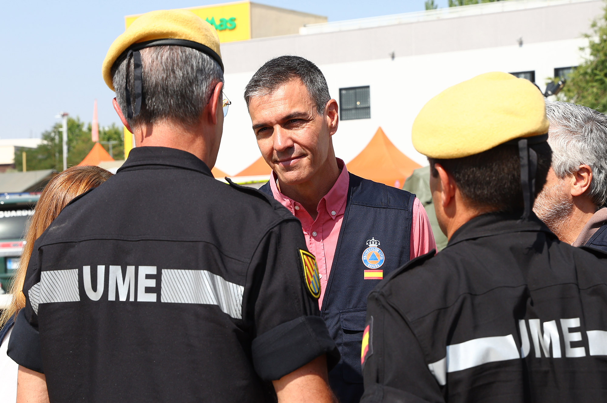 29/07/2026. Pedro Sánchez visita las zonas afectadas por el incendio en la Comunidad de Madrid. El presidente del Gobierno, Pedro Sánchez, c...