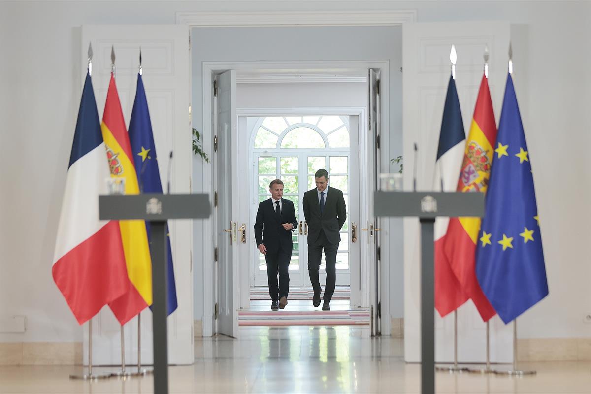 30/09/2026. Pedro Sánchez meets with the President of the French Republic, Emmanuel Macron. The President of the Government of Spain, Pedro ...