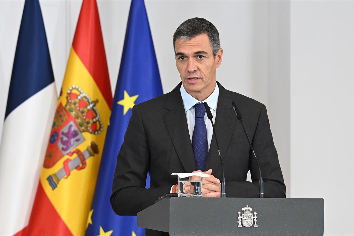 30/09/2026. Comparecencia de Pedro Sánchez con Emmanuel Macron. El presidente del Gobierno, Pedro Sánchez, durante la rueda de prensa con el...