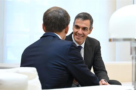 30/09/2026. Pedro Sánchez se reúne con el presidente de la República Francesa, Emmanuel Macron. El presidente del Gobierno, Pedro Sánchez, y...