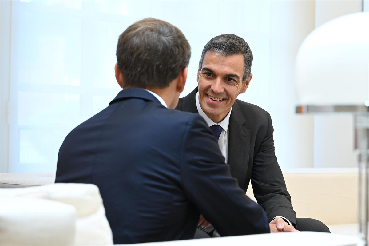 30/09/2026. Pedro Sánchez se reúne con el presidente de la República Francesa, Emmanuel Macron. El presidente del Gobierno, Pedro Sánchez, y...
