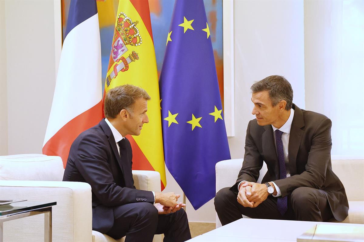30/09/2026. Pedro Sánchez se reúne con el presidente de la República Francesa, Emmanuel Macron. El presidente del Gobierno, Pedro Sánchez, y...
