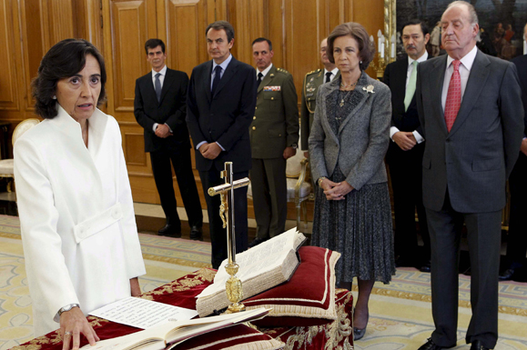 21/10/2010. Toma de posesión de los nuevos miembros del Gobierno. La ministra de Medio Ambiente, y Medio Rural y Marino, Rosa Aguilar Rivero...