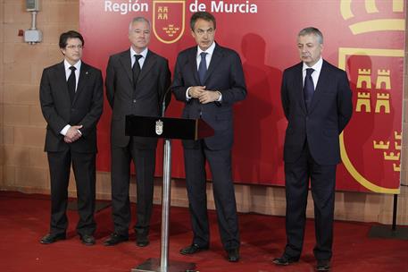13/05/2011. El presidente visita las zonas afectadas por el terremoto de Lorca. El presidente del Gobierno, José Luis Rodríguez Zapatero, du...