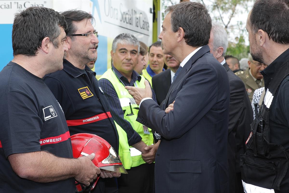13/05/2011. El presidente visita las zonas afectadas por el terremoto de Lorca. El presidente del Gobierno, José Luis Rodríguez Zapatero, du...