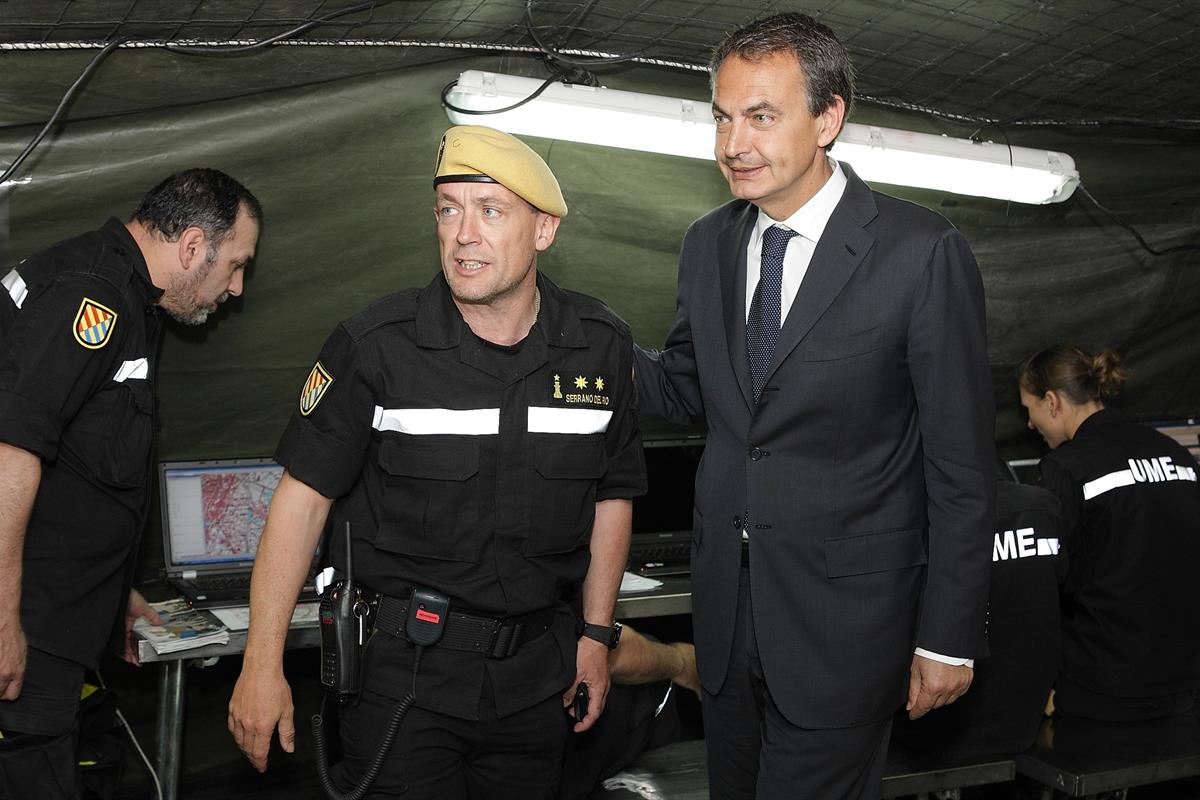 13/05/2011. El presidente visita las zonas afectadas por el terremoto de Lorca. El presidente del Gobierno, José Luis Rodríguez Zapatero, du...