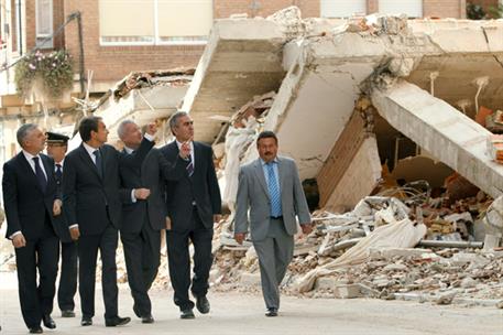 13/05/2011. El presidente visita las zonas afectadas por el terremoto de Lorca. El presidente del Gobierno, José Luis Rodríguez Zapatero, du...