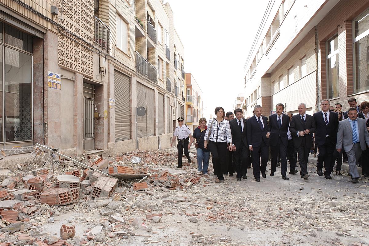 13/05/2011. El presidente visita las zonas afectadas por el terremoto de Lorca. El presidente del Gobierno, José Luis Rodríguez Zapatero, du...