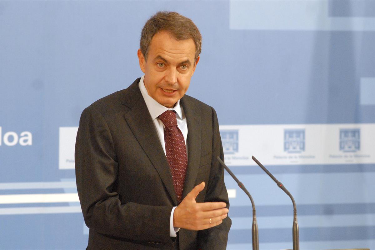 26/09/2011. Declaración del presidente para la convocatoria de elecciones. El presidente del Gobierno, José Luis Rodríguez Zapatero, en un m...