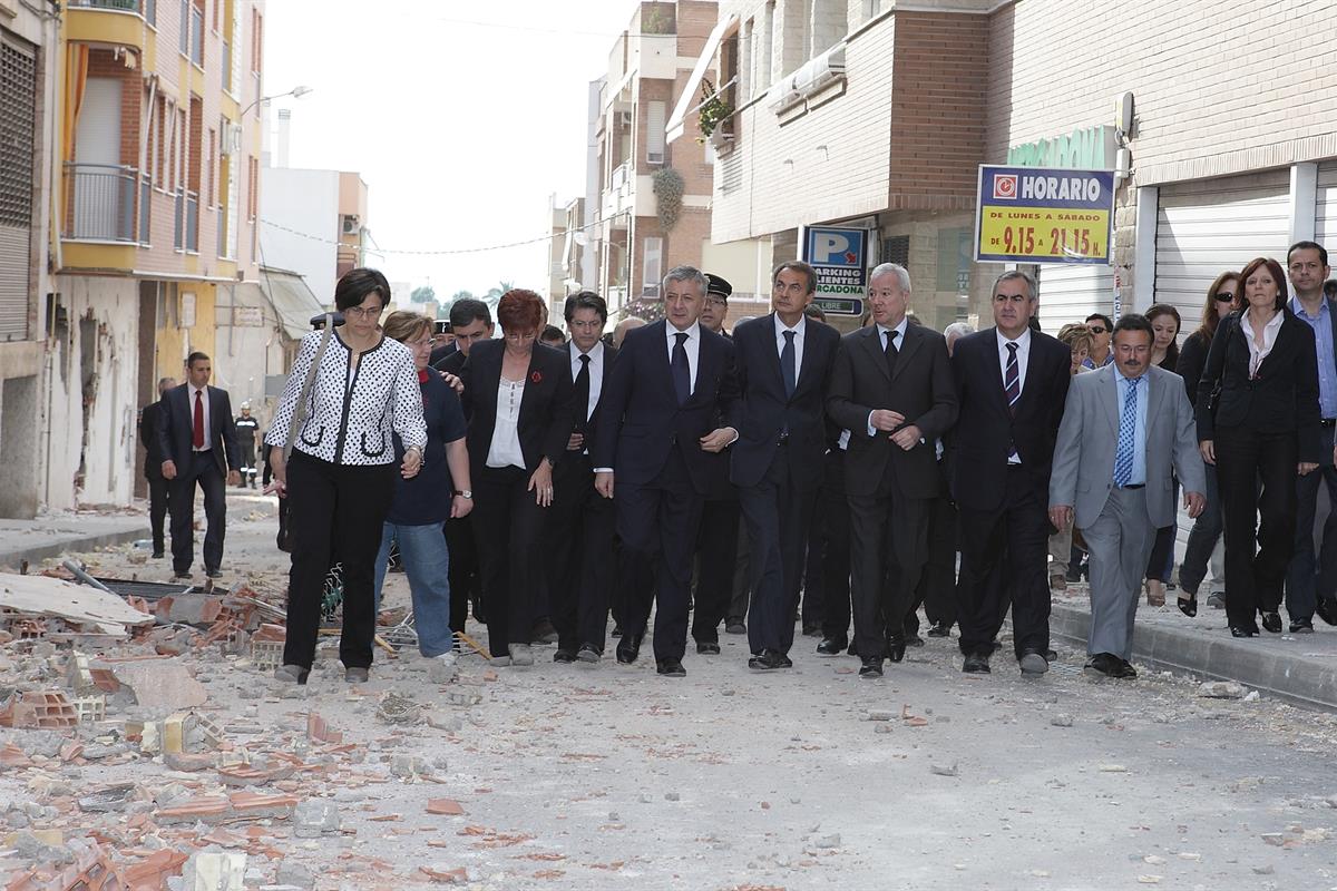 13/05/2011. El presidente visita las zonas afectadas por el terremoto de Lorca. El presidente del Gobierno, José Luis Rodríguez Zapatero, du...