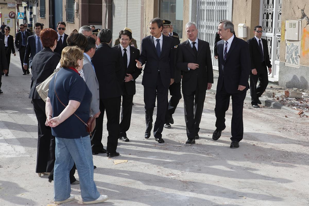 13/05/2011. El presidente visita las zonas afectadas por el terremoto de Lorca. El presidente del Gobierno, José Luis Rodríguez Zapatero, du...