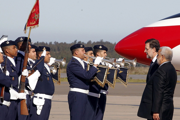 18/01/2012. Viaje del presidente del Gobierno a Marruecos. El presidente del Gobierno de Marruecos, Abdelilah Benrikane, recibe en el aeropu...