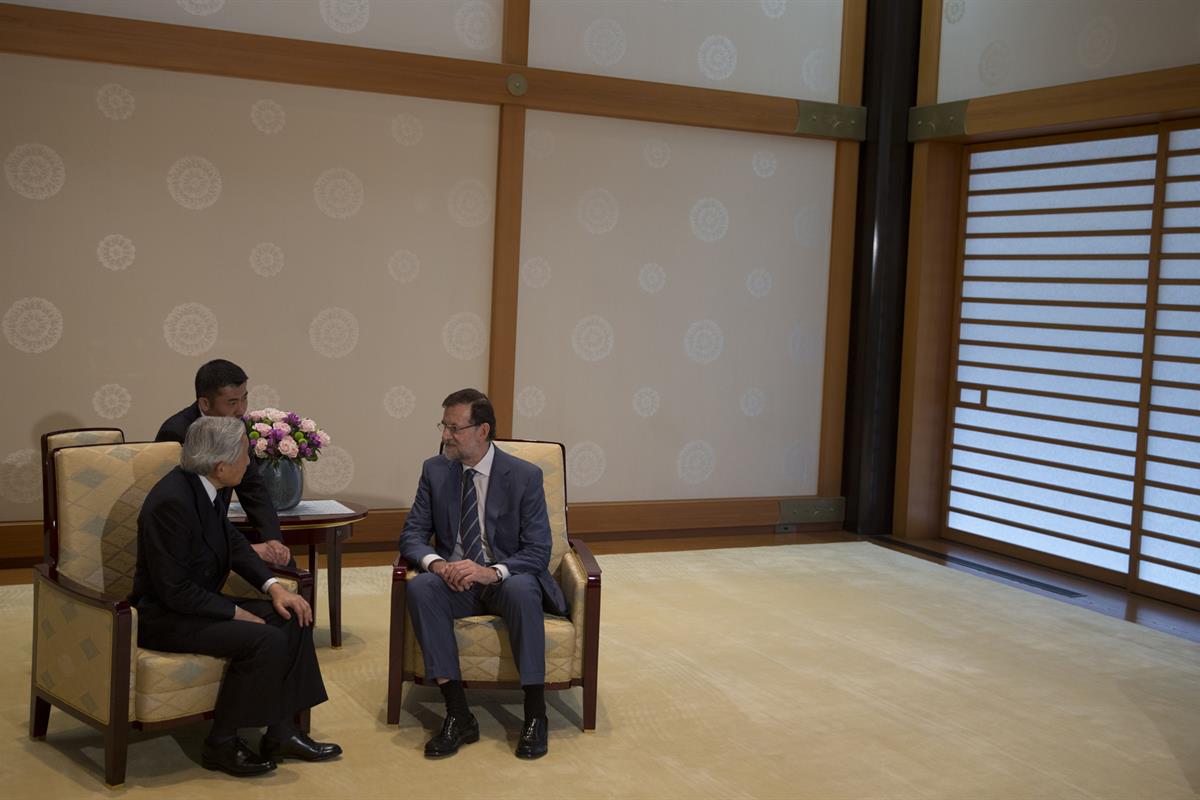 2/10/2013. Viaje del presidente del Gobierno a Japón. El presidente del Gobierno, Mariano Rajoy, es recibido en audiencia por el emperador d...