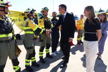 21/05/2026. Pedro Sánchez y Sara Aagesen durante la exhibición de los medios de la campaña contra incendios