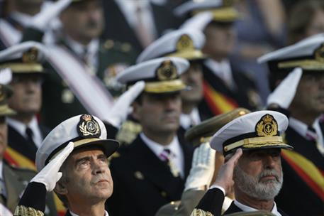 12/10/2011. Militares asistentes al desfile del Día de la Fiesta Nacional