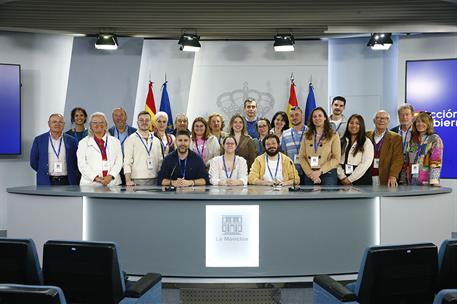 16/05/2025. Visitas del programa Moncloa Abierta. Participantes en el programa Moncloa Abierta, en la sala de prensa de prensa de la Secreta...