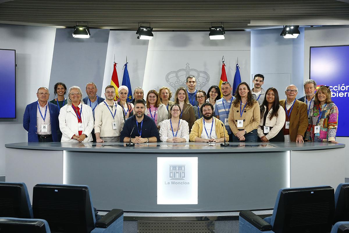 16/05/2025. Visitas del programa Moncloa Abierta. Participantes en el programa Moncloa Abierta, en la sala de prensa de prensa de la Secreta...