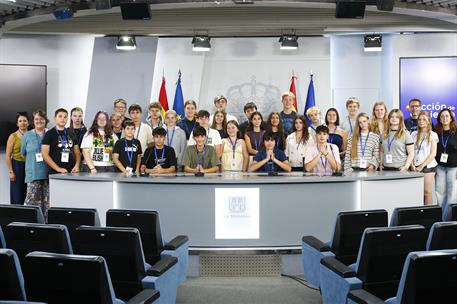 1/10/2026. Visitas del programa Moncloa Abierta. Participantes en el programa Moncloa Abierta, en la sala de prensa de la Secretaría de Esta...