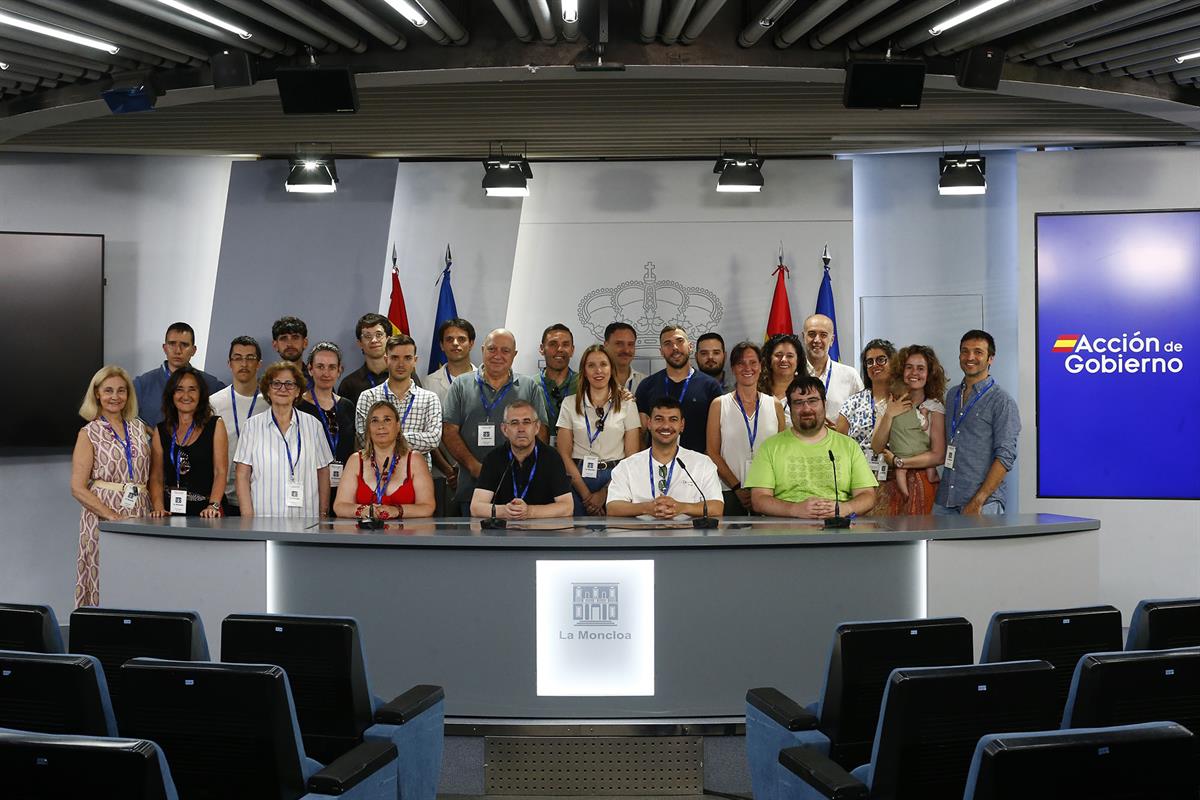 3/06/2026. Visitas del programa Moncloa Abierta. Participantes en el programa Moncloa Abierta, en la sala de prensa de la Secretaría de Esta...