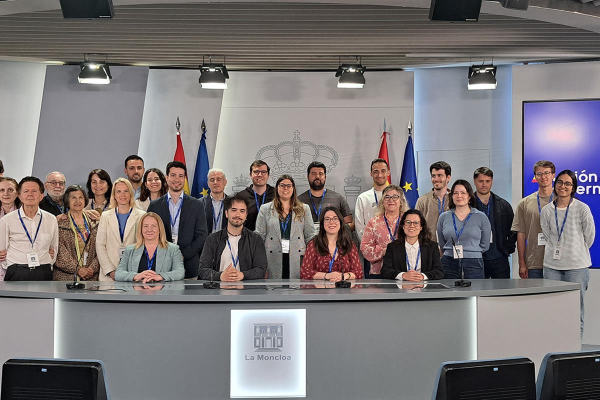 13/05/2026. Visitas del programa Moncloa Abierta. Participantes en el programa Moncloa Abierta, en la sala de prensa de la Secretaría de Est...