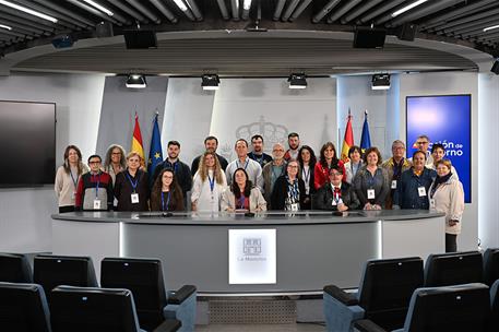 17/04/2026. Visitas del programa Moncloa Abierta. Participantes del programa Moncloa Abierta, en la sala de prensa de la Secretaría de Estad...