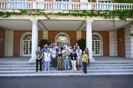 19/06/2026. Visitas del programa Moncloa Abierta. Participantes del programa Moncloa Abierta, en la escalinata del edificio del Consejo de Ministros