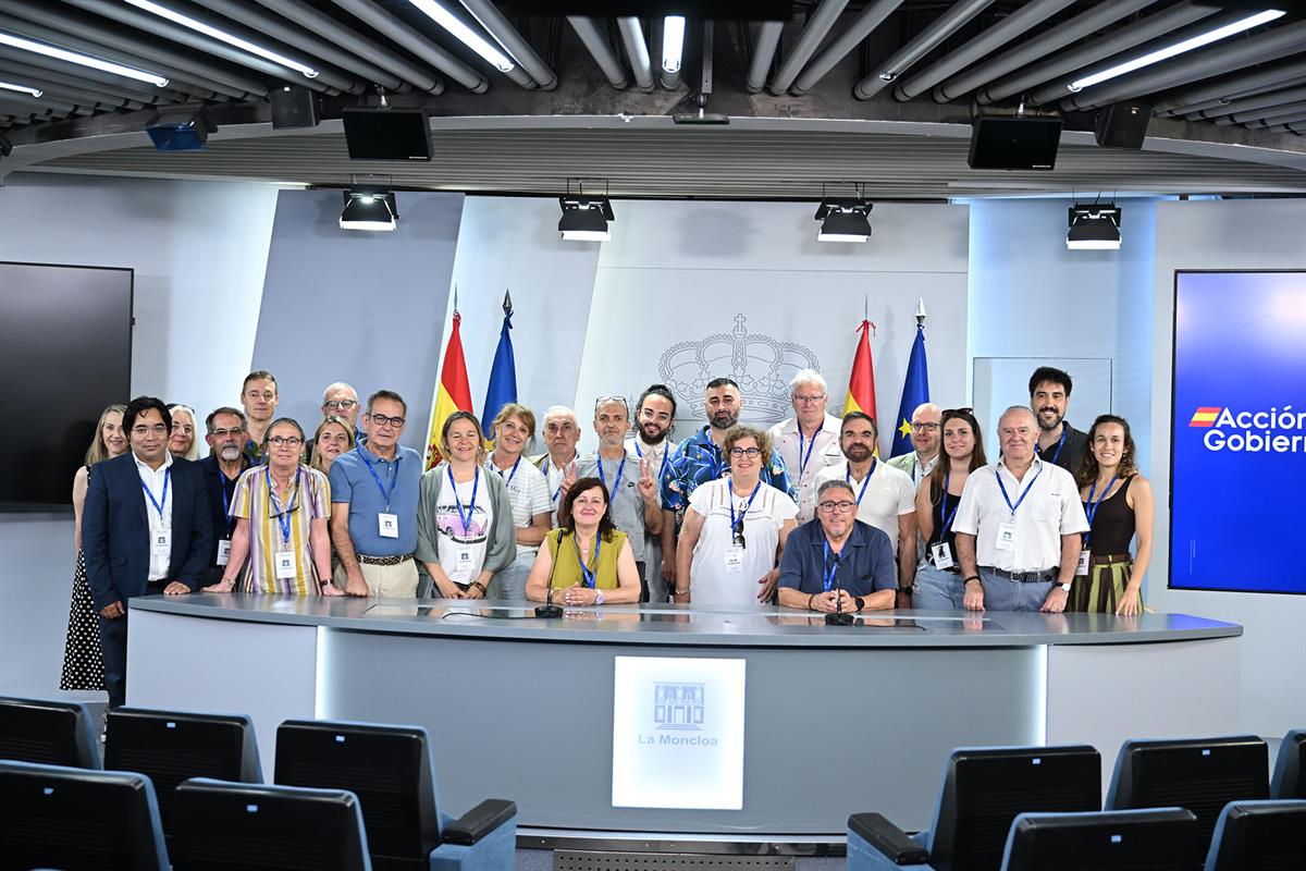 19/06/2026. Visitas del programa Moncloa Abierta. Participantes en el programa Moncloa Abierta, en la sala de prensa de la Secretaría de Est...