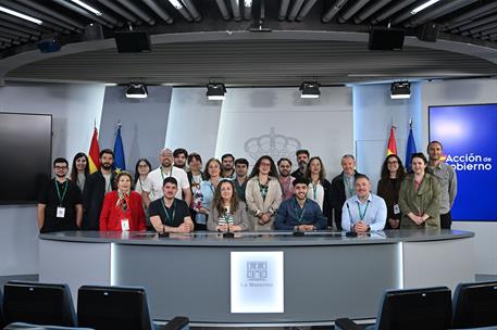 24/04/2026. Visitas del programa Moncloa Abierta. Participantes en el programa Moncloa Abierta, en la sala de prensa de la Secretaría de Est...
