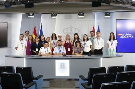 24/06/2026. Visitas del programa Moncloa Abierta. Participantes en el programa Moncloa Abierta, en la sala de prensa de la Secretaría de Est...