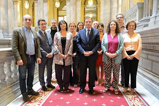 Luis Planas con los representantes de las organizaciones asistentes a la reunión