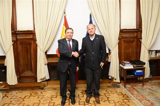 Luis Planas con el ministro de Agricultura de Chile, Antonio Walker