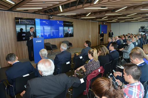 El ministro, Luis Planas, durante la presentación de un informe de KPMG sobre la gastronomía en la economía española