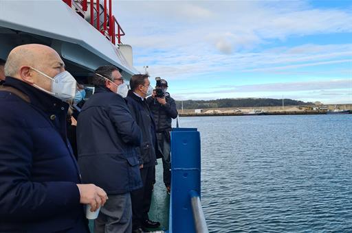 El ministro de Agricultura, Pesca y Alimentación, Luis Planas, visita Puerto Celeiro (Lugo)