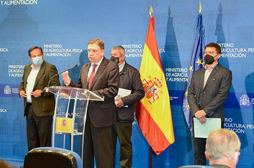 El ministro Luis Planas junto a los representantes de las organizaciones profesionales agrarias