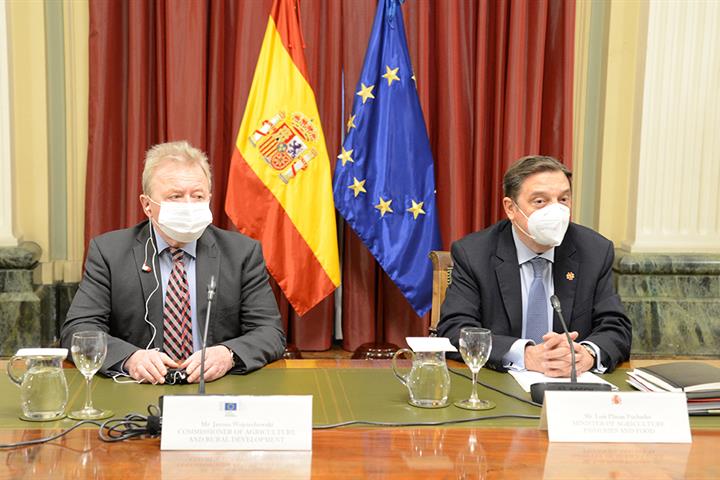 El ministro Luis Planas y el comisario de Agricultura y Desarrollo Rural de la UE, Janusz Wojciechowski El ministro Luis Planas y el comisario de Agricultura y Desarrollo Rural de la UE, Janusz Wojciechowski
