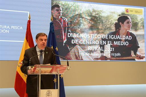 El ministro Luis Planas durante la presentación del informe