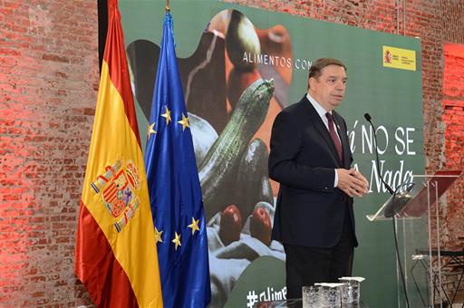 El ministro Luis Planas, en la presentación de la campaña “Aquí no se tira nada. Alimentos con 7 vidas”