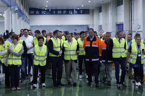 El ministro de Agricultura, Pesca y Alimentación, Luis Planas, junto a sus homólogos comunitarios, en la Lonja del Puerto de Vig