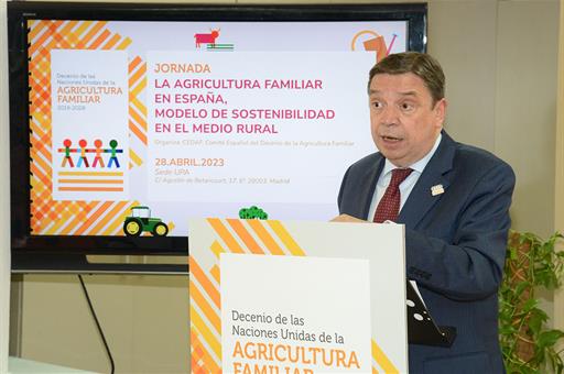 El ministro de Agricultura, Pesca y Alimentación, Luis Planas, durante la clausura de las jornadas