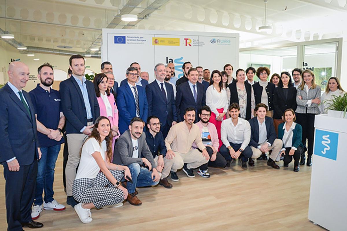 Foto de familia de la visita del ministro de Agricultura, Pesca y Alimentación, Luis Planas, a la Vega Innova