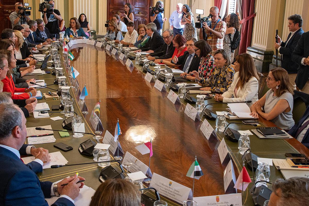 El ministro de Agricultura, Pesca y Alimentación, Luis Planas, durante el consejo consultivo